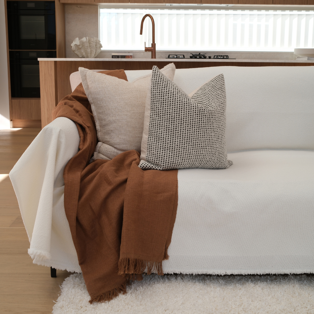The Couch Throw Protector - Performance+ Boucle