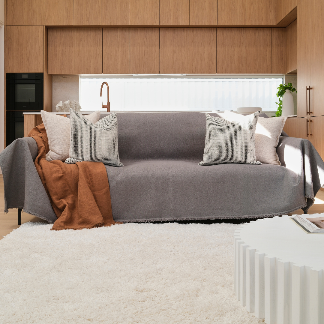 The Couch Throw Protector - Performance+ Boucle