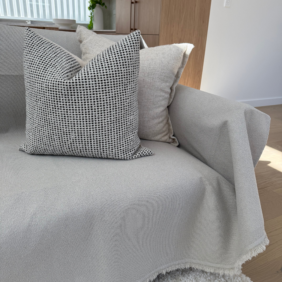 The Couch Throw Protector - Performance+ Boucle