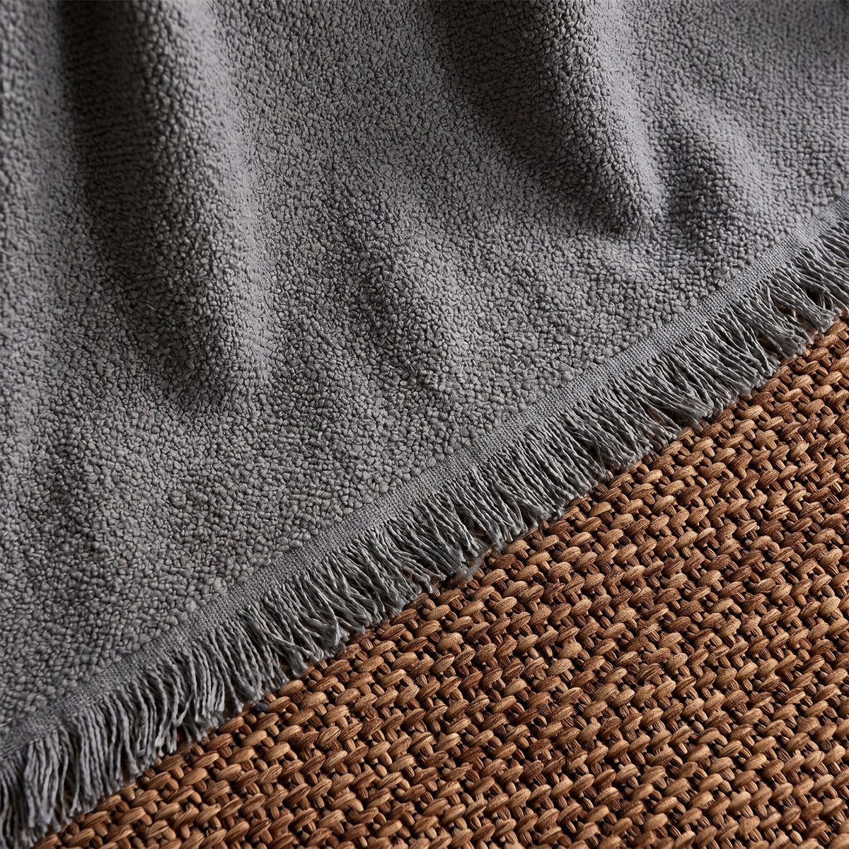 The Couch Throw Protector - Boucle